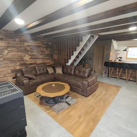 Brvnare Golo Brdo * Mokra Gora