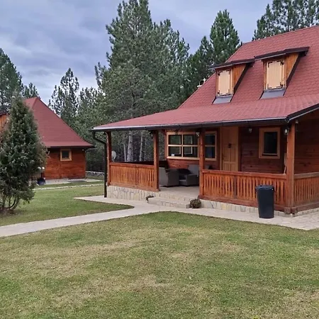 Brvnare Golo Brdo * Mokra Gora