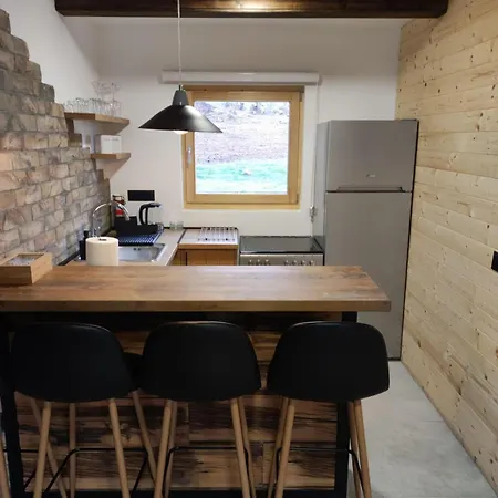 Vikendica Brvnare Golo Brdo