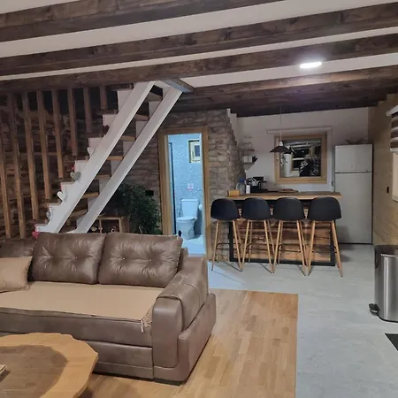 Brvnare Golo Brdo Mokra Gora